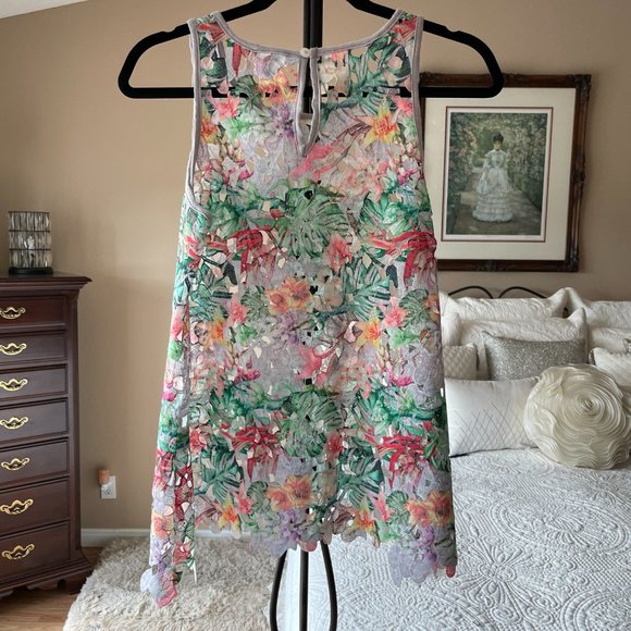 INARI FIORE CUT OUT FLORAL TANK ANTHROPOLOGIE SIZE M NWT - Picture 3 of 9
